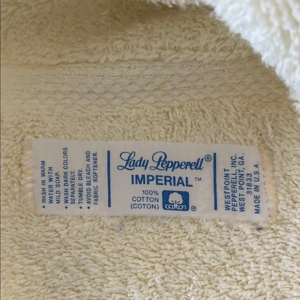 Vintage Lady Pepperell Imperial Yellow Bath Towel 100% Cotton Plush Mid Century